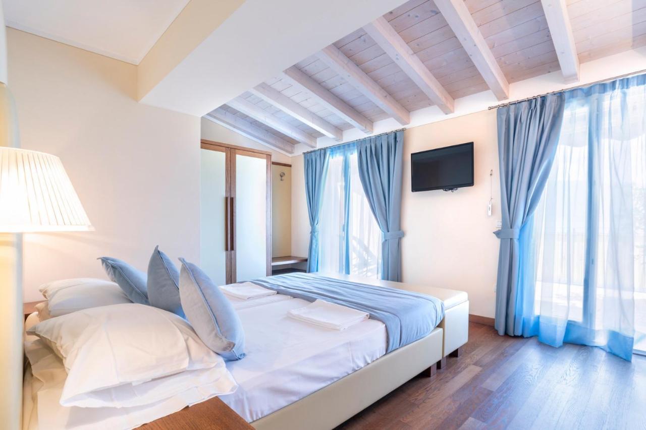 Hotel Baia D'Oro - Adults Only การ์ญาโน ภายนอก รูปภาพ